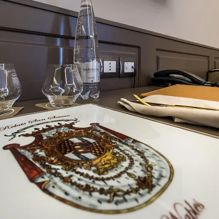 Couette-café Relais San Severo 4*