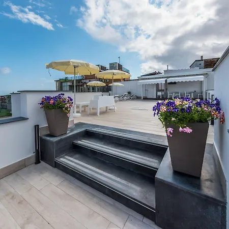 فندق مبيت وإفطار Relais San Severo نابولي